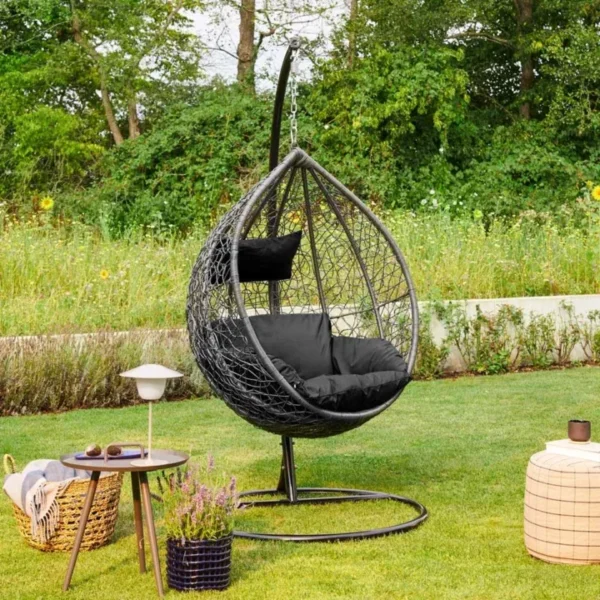 Polyrotan hangstoel met regenhoes - Inclusief kussens - Tot 120 kg - Zwart