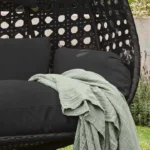 Polyrattan hangstoel voor 2 personen - Met regenhoes - Inclusief kussens - Tot 250 kilo - Zwart - Afbeelding 2